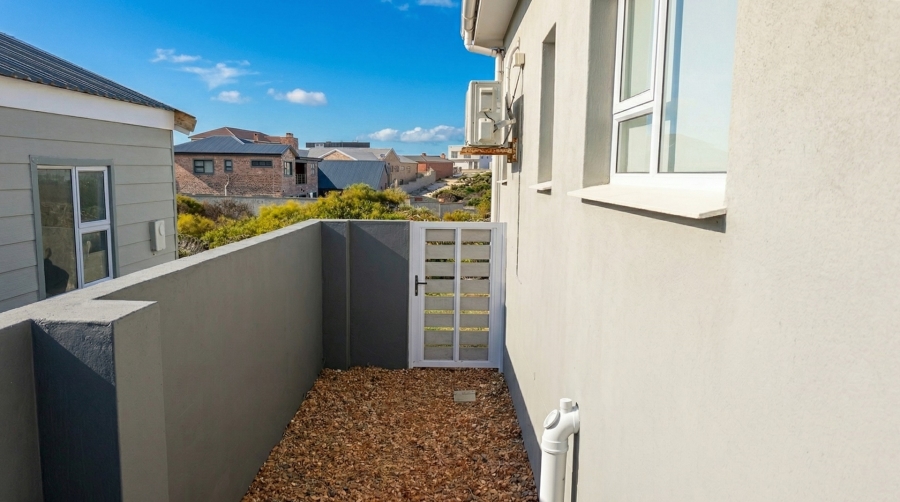 4 Bedroom Property for Sale in Oceanview Heights Western Cape